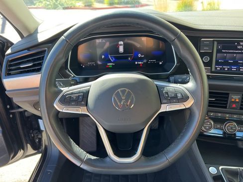 Used 2024 Volkswagen Jetta SE image 12