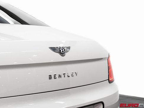 Used 2023 Bentley Flying Spur V8 AWD/4WD image 17