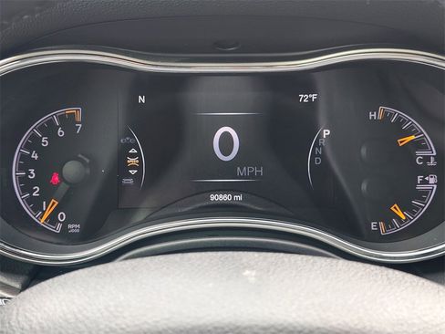 Used 2018 Jeep Grand Cherokee Limited image 17