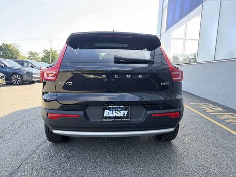 Certified 2023 Volvo XC40 B5 Ultimate w/ Climate Package AWD/4WD image 7