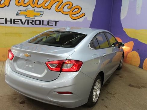 Used 2018 Chevrolet Cruze LT FWD image 8