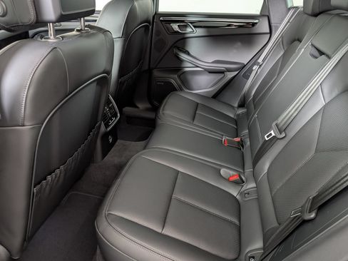 Certified 2026 Porsche Macan AWD/4WD image 26