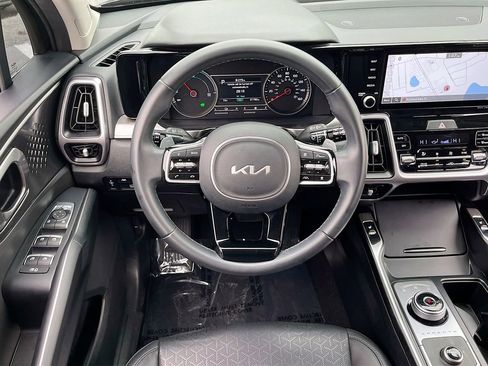 Used 2023 Kia Sorento EX image 22