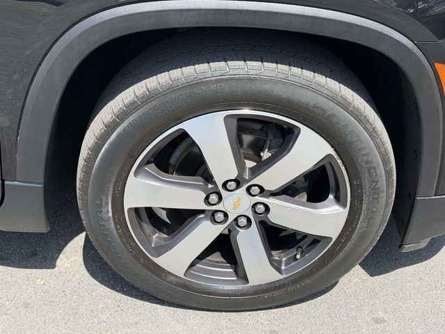 Used 2023 Chevrolet Traverse LT w/ LT Premium Package AWD/4WD image 7
