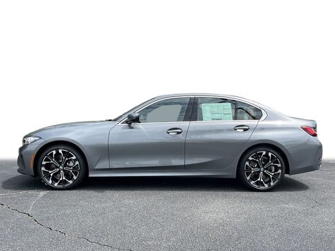 New 2025 BMW 330i Sedan w/ Premium Package image 25