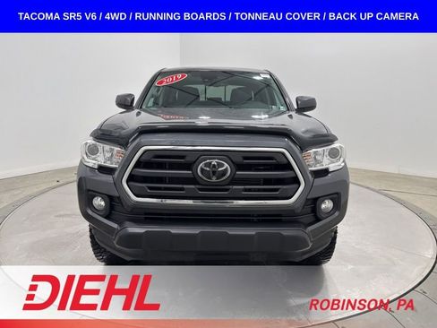 Used 2019 Toyota Tacoma SR5 AWD/4WD image 2