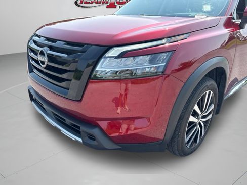 Used 2024 Nissan Pathfinder Platinum FWD image 32