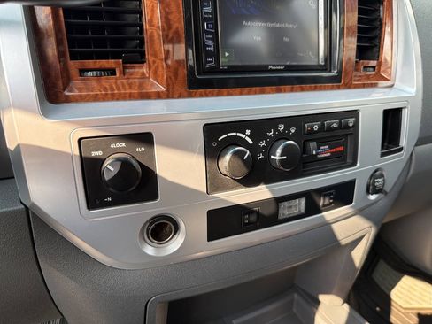 Used 2006 Dodge Ram 2500 Truck Laramie w/ Protection Group AWD/4WD image 30