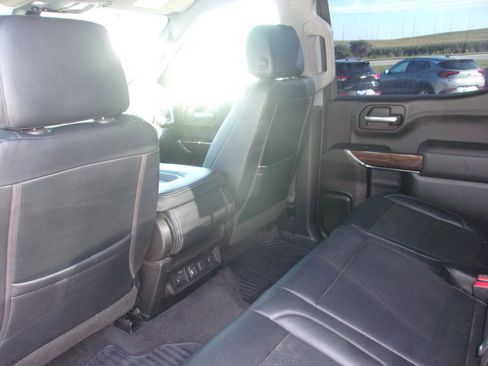 Used 2020 GMC Sierra 1500 Elevation w/ Elevation Value Package AWD/4WD image 15
