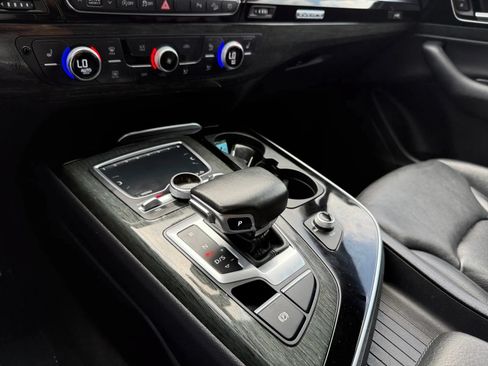 Used 2019 Audi Q7 3.0T Premium w/ Convenience Package AWD/4WD image 36