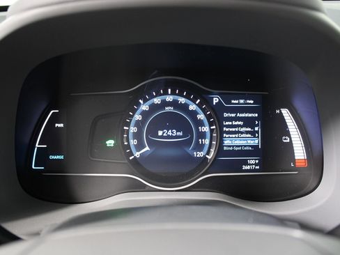 Used 2021 Hyundai Kona Limited w/ Cargo Package FWD image 13