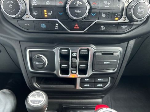 Used 2023 Jeep Wrangler Unlimited Sahara w/ Cold Weather Group image 21