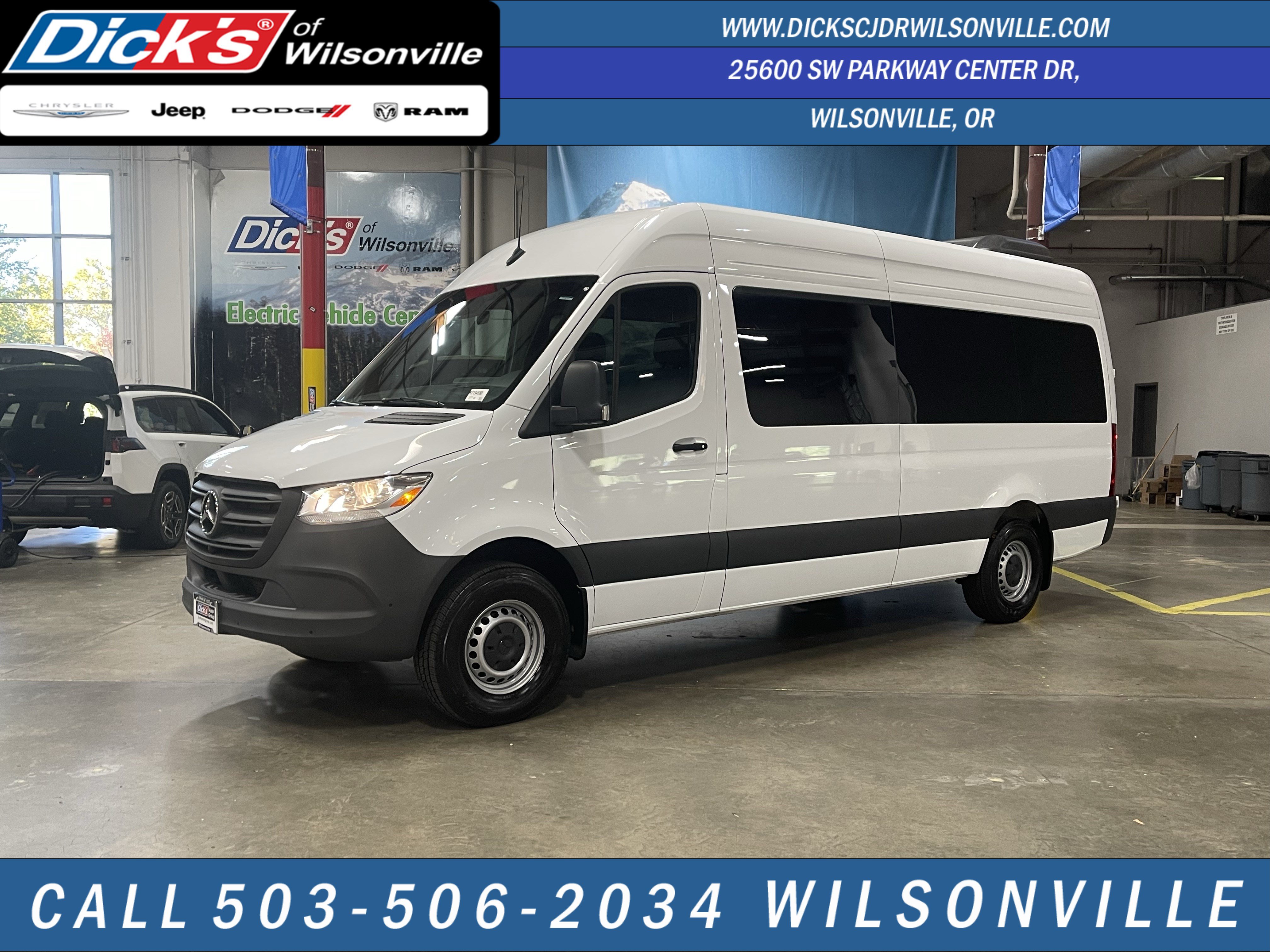 Used 2024 Mercedes-Benz Sprinter 2500 image 1