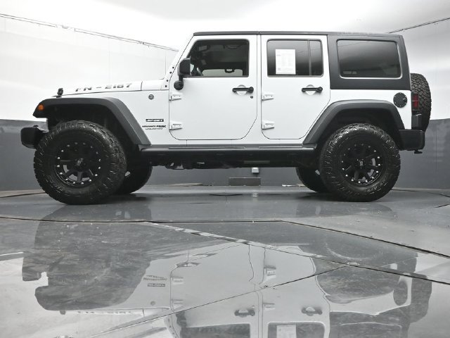 Used 2018 Jeep Wrangler Unlimited Sport S AWD/4WD image 32