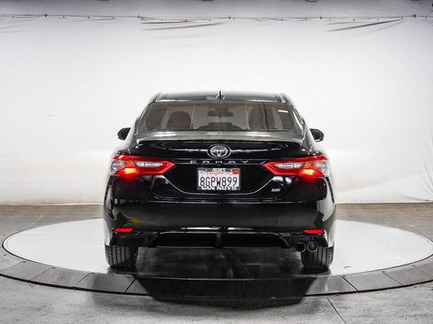 Certified 2019 Toyota Camry SE FWD image 3