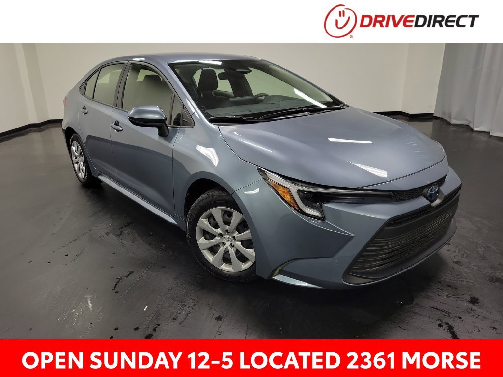 Used 2025 Toyota Corolla LE FWD image 1