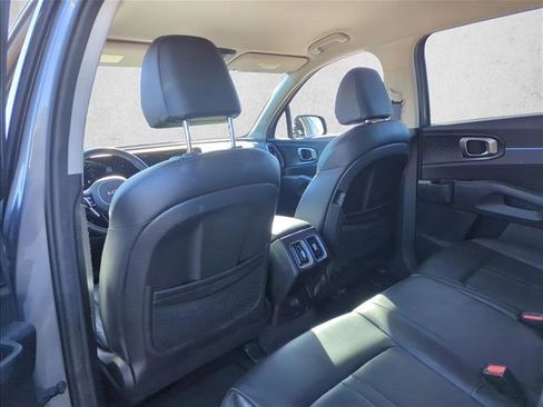 Used 2024 Kia Sorento S image 14