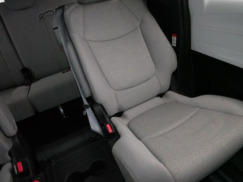 Used 2025 Toyota Sienna LE image 14