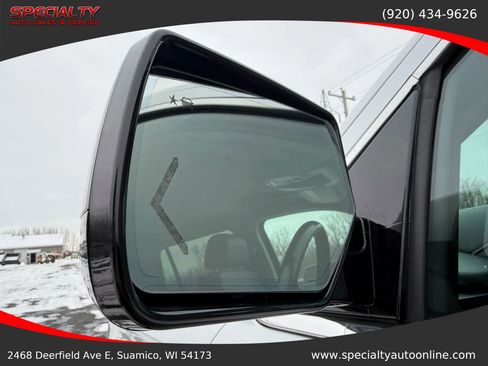 Used 2018 GMC Yukon Denali image 12