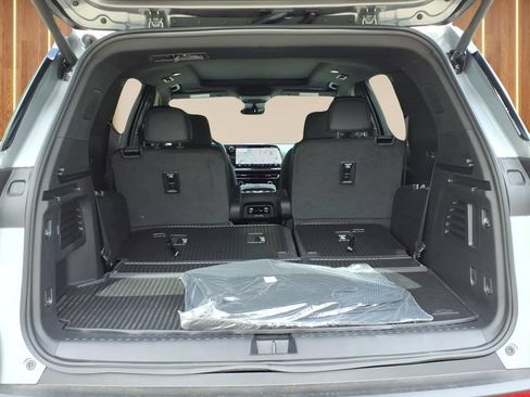 New 2026 Chevrolet Traverse Z71 w/ Enhanced Driving Package AWD/4WD image 30