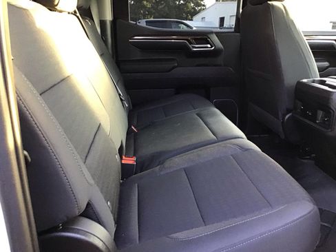 Used 2023 Chevrolet Silverado 1500 LT AWD/4WD image 4