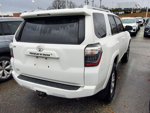 Used 2016 Toyota 4Runner SR5 image 9