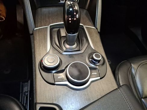 Used 2018 Alfa Romeo Stelvio Ti AWD/4WD image 29