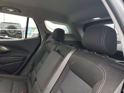 Used 2022 GMC Terrain SLE w/ Elevation Edition image 9