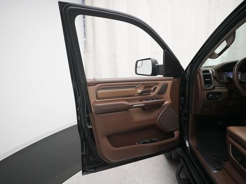 Used 2019 RAM 1500 Laramie Longhorn AWD/4WD image 26