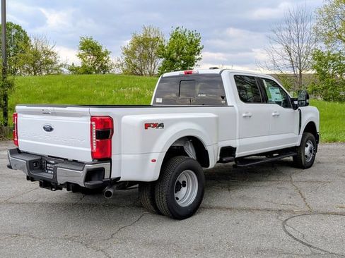 New 2026 Ford F350 XLT w/ XLT Premium Package AWD/4WD image 8