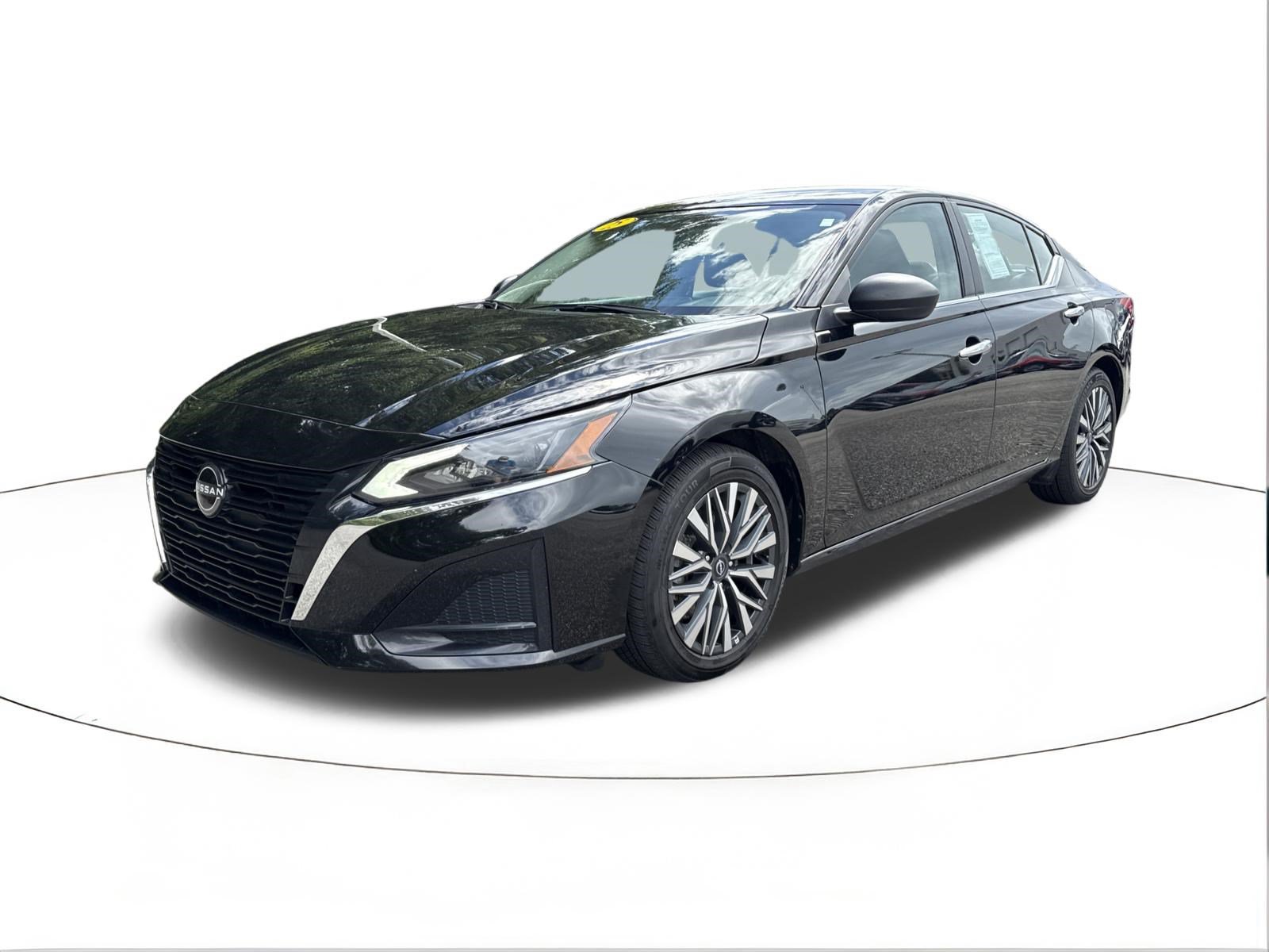 Used 2025 Nissan Altima 2.5 SV FWD image 7