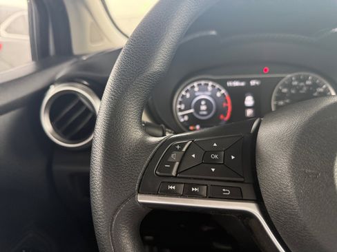 Used 2020 Nissan Versa SV w/ Trunk Package image 19