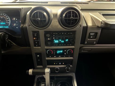 Used 2004 HUMMER H2 w/ Preferred Equipment Group image 39