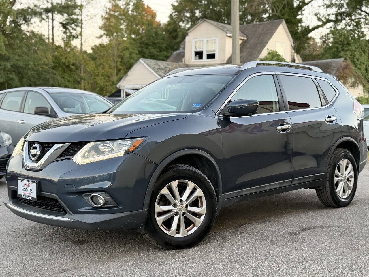 Used 2016 Nissan Rogue SV w/ SV Premium Package AWD/4WD image 2