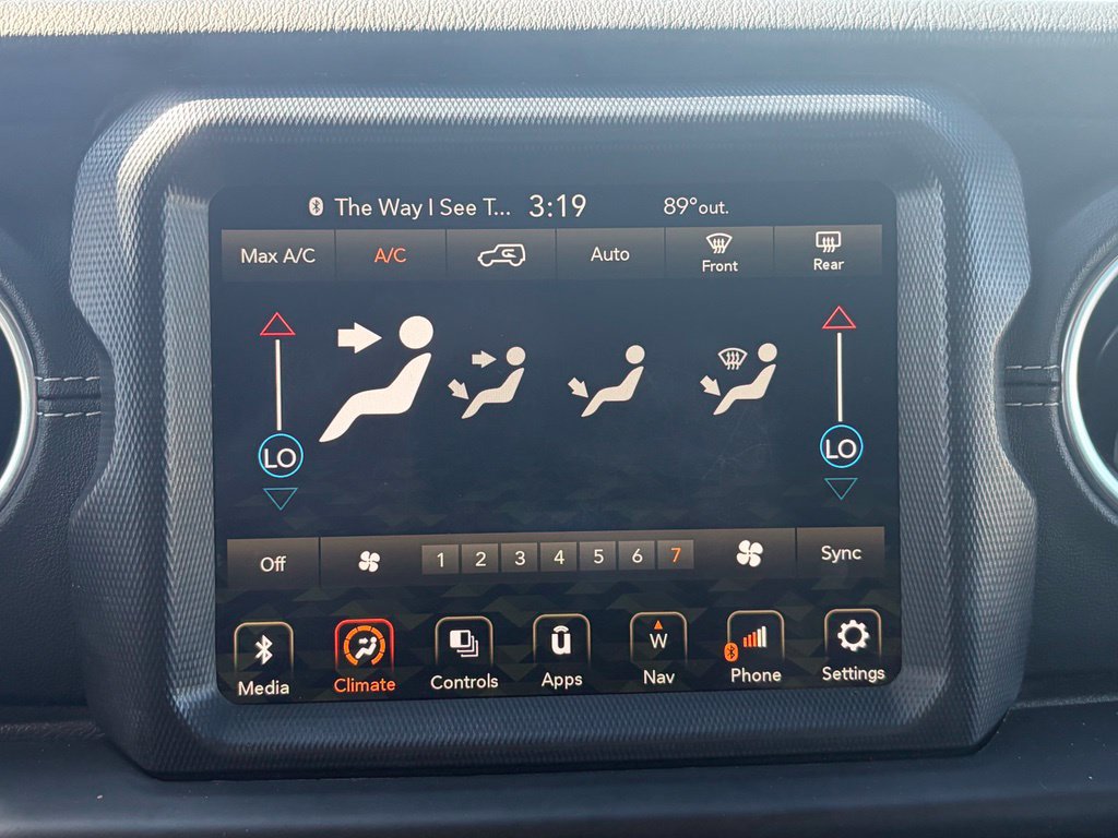 Used 2022 Jeep Wrangler Unlimited Sahara AWD/4WD image 24