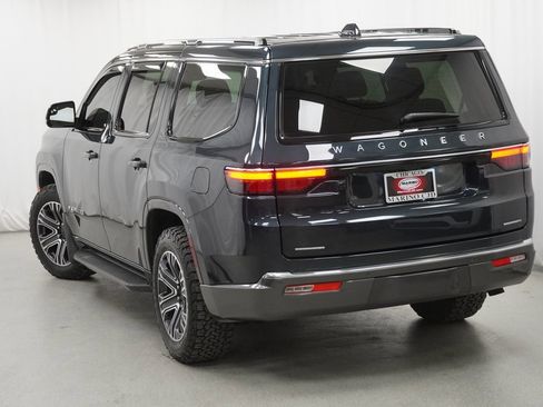 Used 2022 Jeep Wagoneer Series III w/ Flexible Seating Group image 12