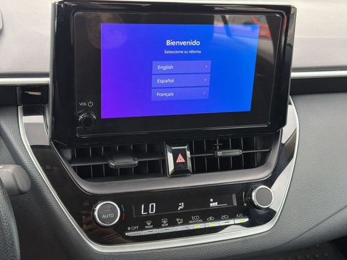 Used 2025 Toyota Corolla LE FWD image 21