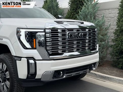 Used 2025 GMC Sierra 3500 Denali w/ Denali Reserve Package AWD/4WD image 11
