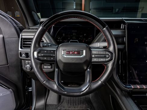 Used 2025 GMC Yukon AT4 Ultimate AWD/4WD image 19