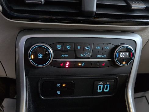 Used 2022 Ford EcoSport Titanium AWD/4WD image 21