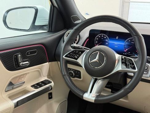 Certified 2024 Mercedes-Benz GLB 250 4MATIC image 11