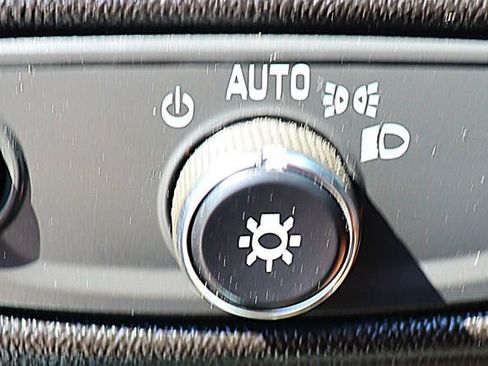 Used 2023 Chevrolet Malibu LT FWD image 41
