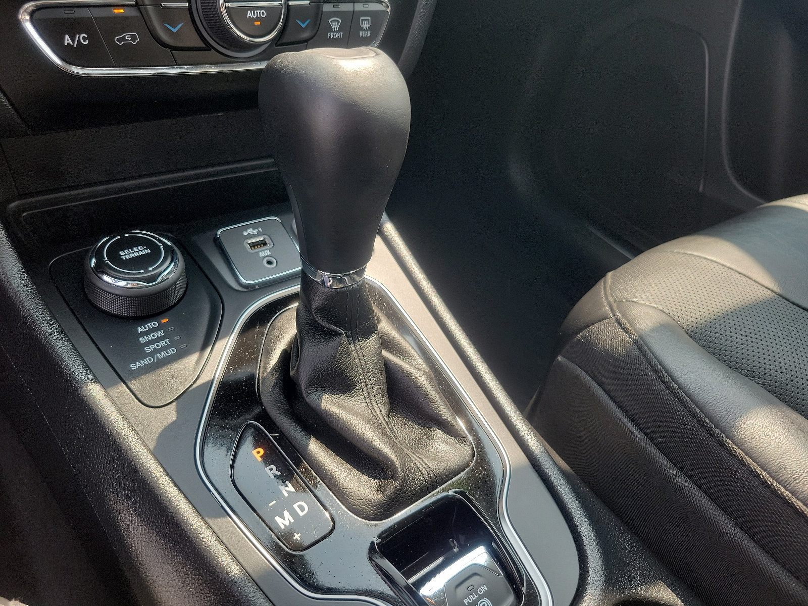 Used 2020 Jeep Cherokee Limited AWD/4WD image 15