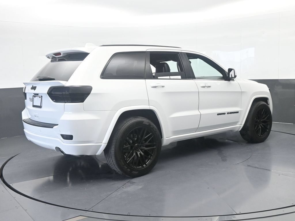 Used 2018 Jeep Grand Cherokee Altitude RWD image 6