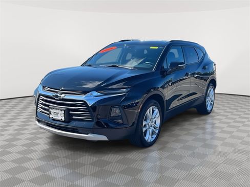 Used 2022 Chevrolet Blazer LT w/ LPO, Black Grille Bar Package image 3