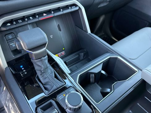 New 2026 Toyota Tundra Limited AWD/4WD image 17