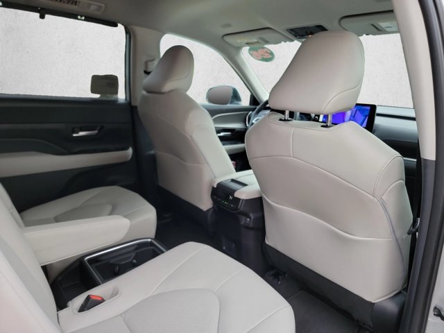 Used 2026 Toyota Grand Highlander AWD image 24