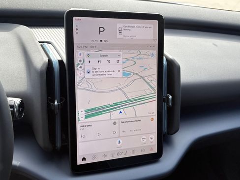 New 2026 Volvo EX30 Plus w/ Protection Package Premier image 13