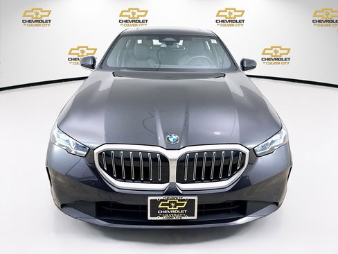 Used 2025 BMW 530i xDrive w/ Premium Package image 2