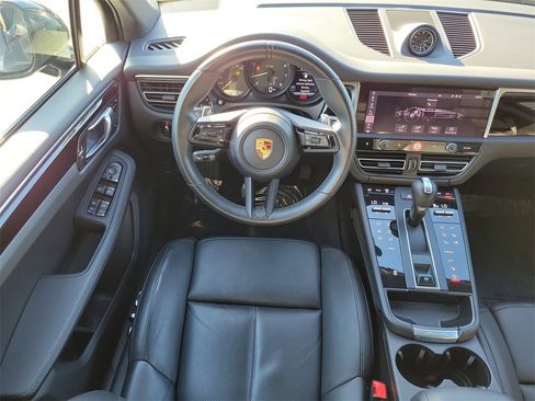 Certified 2024 Porsche Macan image 21